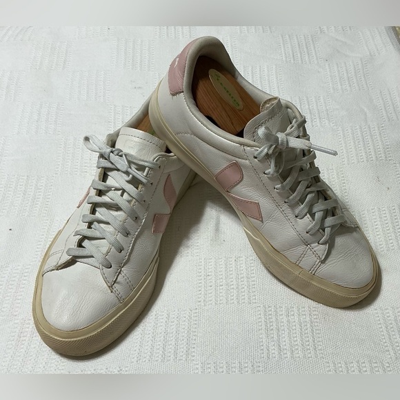 Veja Shoes - Veja Campo Leather Sneakers for Women, size 9